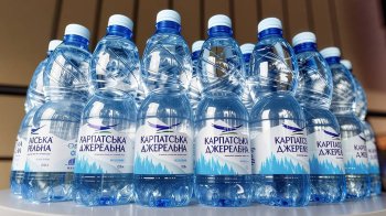 «Карпатська Джерельна» не з Карпат: штраф за обман на етикетках