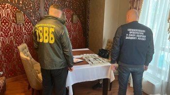 Запропонував прикордонниці $2000, щоб вивезти ухилянтів: на кордоні викрили жителя Львівщини