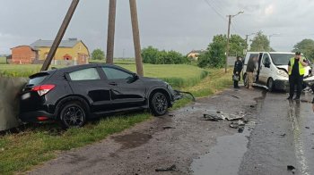 ДТП біля Жовкви: постраждали водійка та пасажир легковика — подробиці