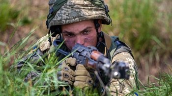 Третина українців готова чинити опір російському агресору — опитування