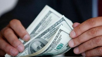 На Львівщині підприємця ув’язнили на три роки за 16 тис. доларів хабаря