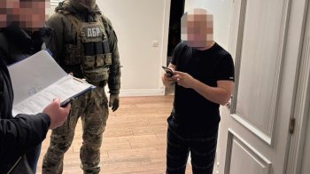 Експосадовця Міноборони і керівників держпідприємств викрили на виготовленні бракованих кулеметів