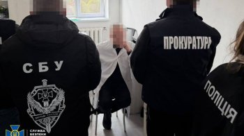 Психіатр лікарні у Золочеві за 2 тисячі доларів допомагав оформити інвалідність