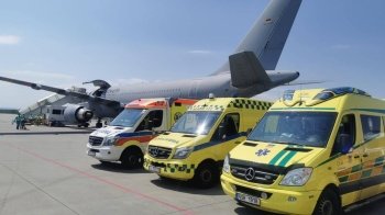 30 поранених українців евакуювали за кордон зі Львова "летючим шпиталем"