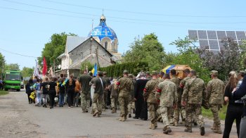 У День Героїв на Львівщині попрощалися із загиблим захисником