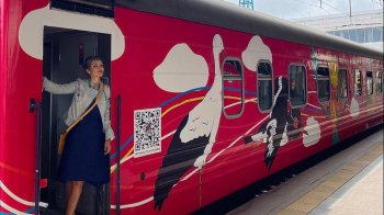 Україна запустила стилізований потяг до Польщі