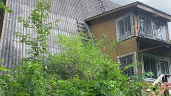 Будівля в селі Майдан