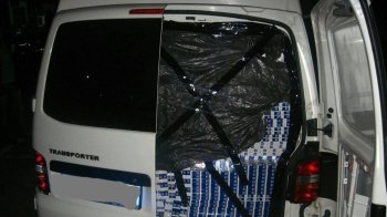 Контрабанда цигарок на ПП "Лужанка"