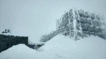 Мороз до -11 градусів: у Карпатах зима не відступає (фото)