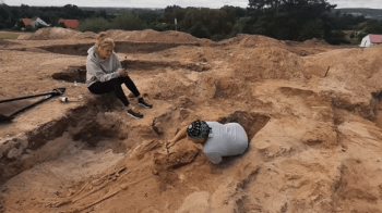 Була прибита серпом до землі: у Польщі археологи виявили останки "жінки-вампіра" (фото)