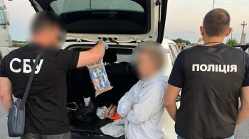 Маскували під пральний порошок: в Одесі у наркоторговців вилучили кілограм кокаїну