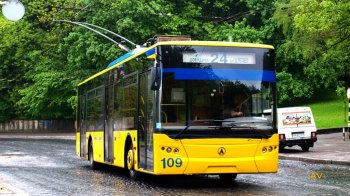 Тролейбус № 24.