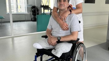 «Я думав, що все ж таки помру»: у Львові до протезування готується захисник, який втратив ноги