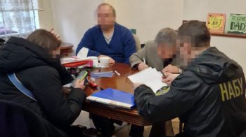 Топпосадовцю запропонували хабар — 15 квартир у столиці вартістю 170 млн грн