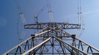 Шквальний вітер знеструмив сотні населених пунктів на Львівщині