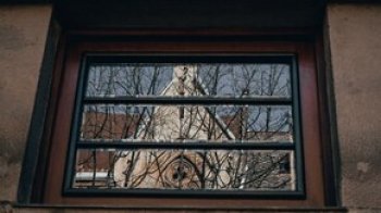 У Львові відреставрували старовиннні дерев’яні двері у будинку