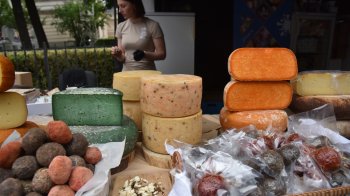 Прилавок учасника ярмарки.