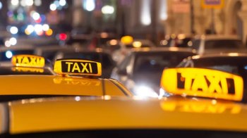 Uklon не буде возити пасажирів вночі