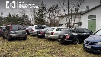 На Львівщині викрили ввезення 12 авто під виглядом гуманітарної допомоги