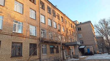 Росіяни обстріляли на Луганщині дитячий інтернат, лікарню та три школи
