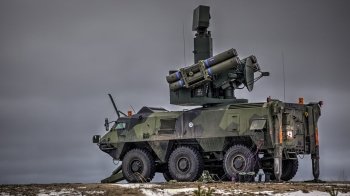 Установка ППО стоїть і нищить ворога