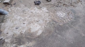 Аварійні тротуари, які 40 років ніхто не ремонтував: у Львові жителі скаржаться на розбитий тротуар на Сихові