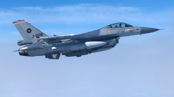 У Повітряних силах втратили зв`язок з винищувачем F-16 — пілот катапультувався