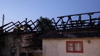 У Золочівському районі горів житловий будинок (фото)