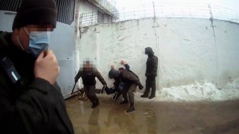 Працівники однієї з колоній катували в’язнів: ДБР провело рослідування