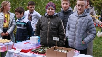 На Золочівщині під час благодійного ярмарку зібрали понад 37 тисяч гривень для ЗСУ