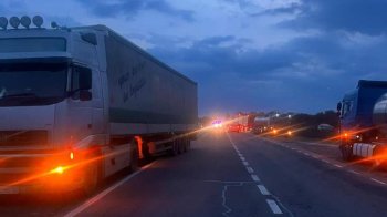 На Львівщині на велосипедиста наїхали дві вантажівки: чоловік помер