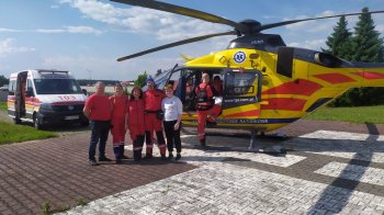 Зі Львова до Польщі терміново евакуювали пацієнтку: частину дороги долали вертольотом