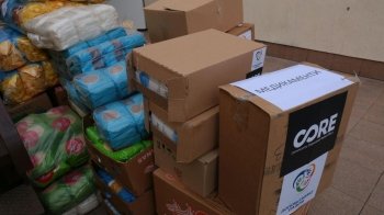 Благодійна організація Шона Пенна передала на залізничний вокзал Львова партію гуманітарної допомоги