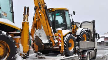 Через кордон на Львівщині 35-річний українець намагався ввезти викрадений екскаватор