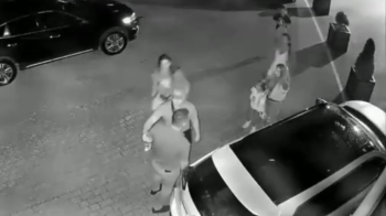 У Львові невідомі побили 23-річну жінку та забризкали газом чоловіка