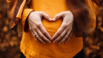 У Львові майбутніх мам запрошують до Школи відповідального батьківства