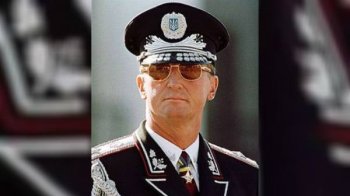 Військові та політика. Про здорові амбіції та поліцейську державу