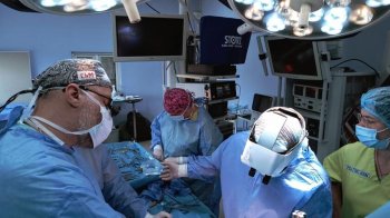 Львівські лікарі врятували 6-річну дівчинку з патологією вен