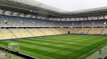 Перше дербі в УПЛ: ФК “Карпати” зіграють з ФК “Рух”