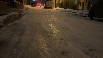 Вся вулиця – суцільний каток: у Львові містяни скаржаться на бездіяльність комунальників у Шевченківському районі