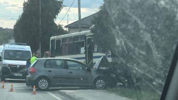 Поблизу Львова у лобовому зіткненні з легковиком загинув водій автобуса