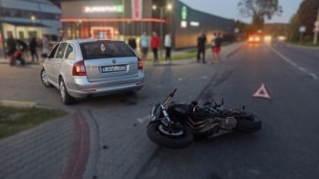 Внаслідок ДТП у Бориславі мотоцикліст та 17-річна пасажирка потрапили до лікарні