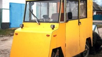 Рама з труби і дерев’яна підлога: українець перетворив велосипед на електромобіль