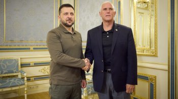 Зеленський зустрівся із 48-м віце-президентом США Майком Пенсом (відео) Зеленський зустрівся із 48-м віце-президентом США Майком Пенсом (відео)