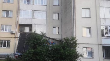 У Дрогобичі 45-річний водій вантажівкою в’їхав у багатоповерхівку