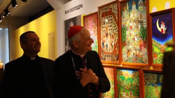 Спецпредставник Святого Престолу першим оглянув нову виставку в Zenyk Art Gallery