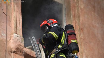 У Самбірському районі горів дерев'яний житловий будинок