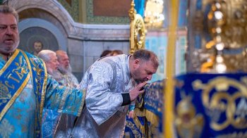 Колишній мер Харкова Добкін провів службу у храмі московського патріархату