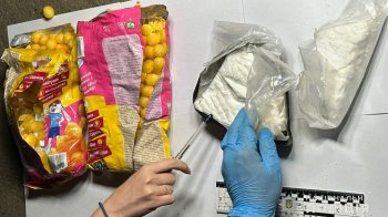 40-річний одесит сховав понад пів кілограма кокаїну в рюкзачок доньки