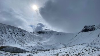 Карпати засипає снігом: оголошують сніголавинний сезон (фото)